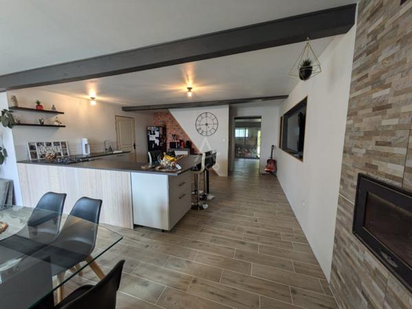 A 4 km d'Aulnay, jolie maison charentaise avec jardin et grande dépendance