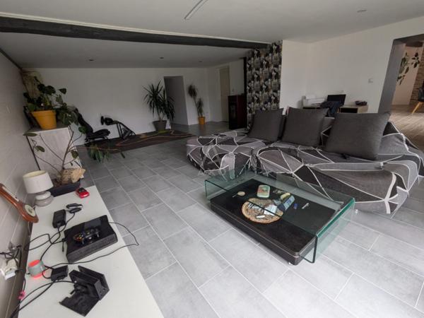 A 4 km d'Aulnay, jolie maison charentaise avec jardin et grande dépendance