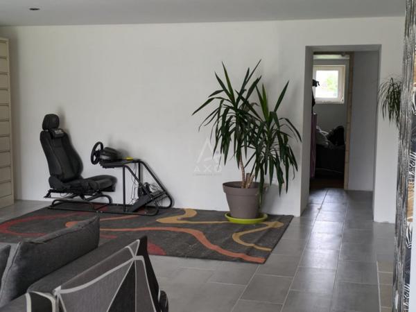 A 4 km d'Aulnay, jolie maison charentaise avec jardin et grande dépendance