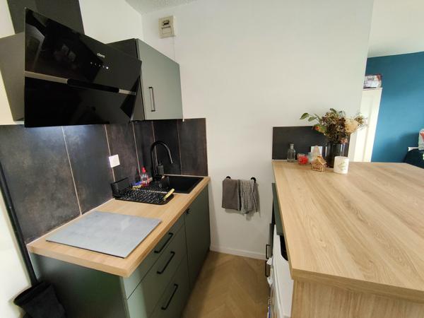 Studio rénové avec place de parking