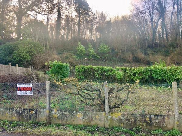 Terrain à Batir à vendre à Saint-Pol-sur-Ternoise dans le Pas-de-Calais (62130), ref : 62112-TB01075