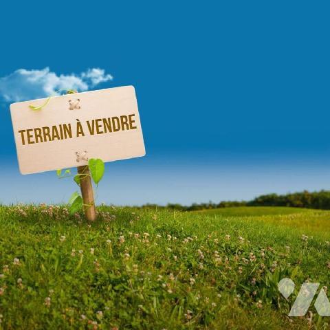RY, 
Ensemble immobilier constitué d'un terrain à bâtir d'environ 600 m² non viabilisé et d'une...