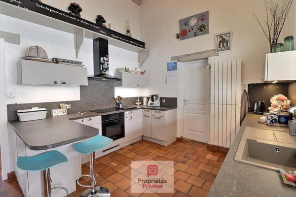Maison familiale 4 chambres - 152 m² - Maison d'hôtes de 20 m2 - Piscine - Jardin paysager - Panneaux photovoltaiques - Belle parcelle de terrain
