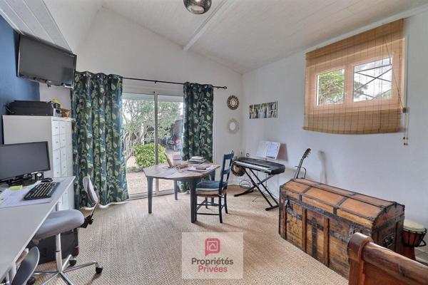 Maison familiale 4 chambres - 152 m² - Maison d'hôtes de 20 m2 - Piscine - Jardin paysager - Panneaux photovoltaiques - Belle parcelle de terrain