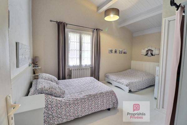 Maison familiale 4 chambres - 152 m² - Maison d'hôtes de 20 m2 - Piscine - Jardin paysager - Panneaux photovoltaiques - Belle parcelle de terrain