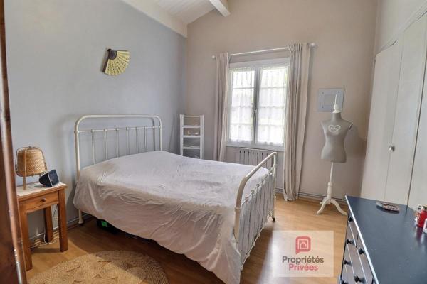 Maison familiale 4 chambres - 152 m² - Maison d'hôtes de 20 m2 - Piscine - Jardin paysager - Panneaux photovoltaiques - Belle parcelle de terrain