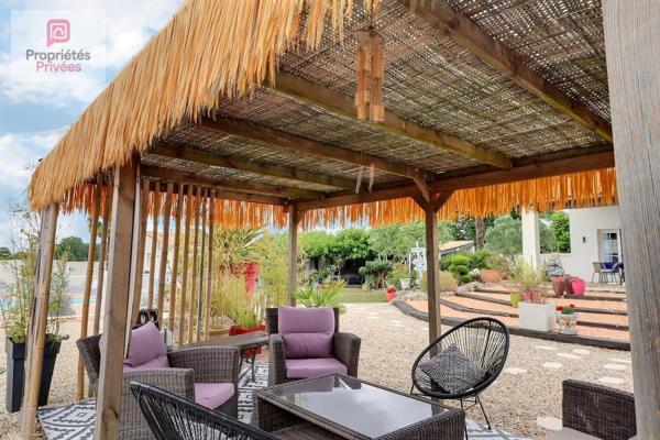 Maison familiale 4 chambres - 152 m² - Maison d'hôtes de 20 m2 - Piscine - Jardin paysager - Panneaux photovoltaiques - Belle parcelle de terrain