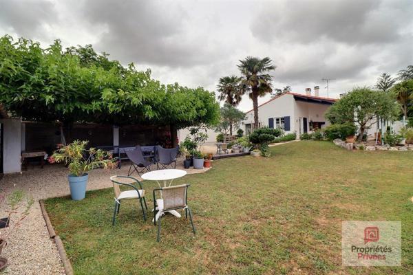 Maison familiale 4 chambres - 152 m² - Maison d'hôtes de 20 m2 - Piscine - Jardin paysager - Panneaux photovoltaiques - Belle parcelle de terrain
