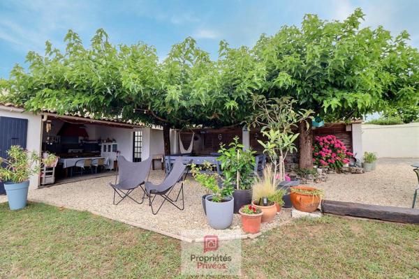 Maison familiale 4 chambres - 152 m² - Maison d'hôtes de 20 m2 - Piscine - Jardin paysager - Panneaux photovoltaiques - Belle parcelle de terrain