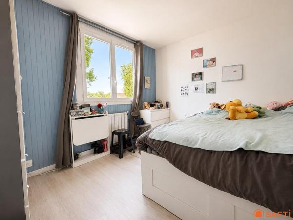 Maison familiale 4 chambres, 2 bureaux, DPE C !