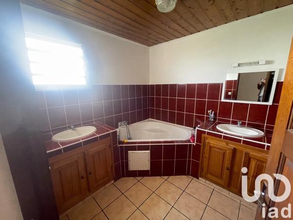 Maison à vendre 10 pièces 282 m² Le Tampon