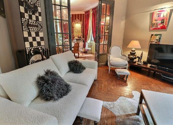 Maison à vendre    8 pièces •  Jurançon