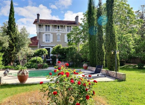 Maison à vendre    8 pièces •  Jurançon