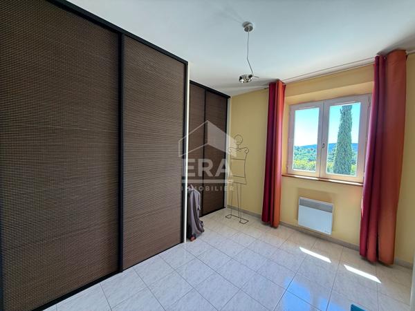 A VENDRE 83470 SAINT MAXIMIN LA SAINTE BAUME MAISON T4 DE 125 M² SUR 2560 M² DE JARDIN GARAGE PISCINE.
