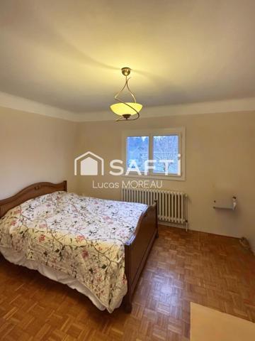 Maison de 186 m2 avec piscine et double garage