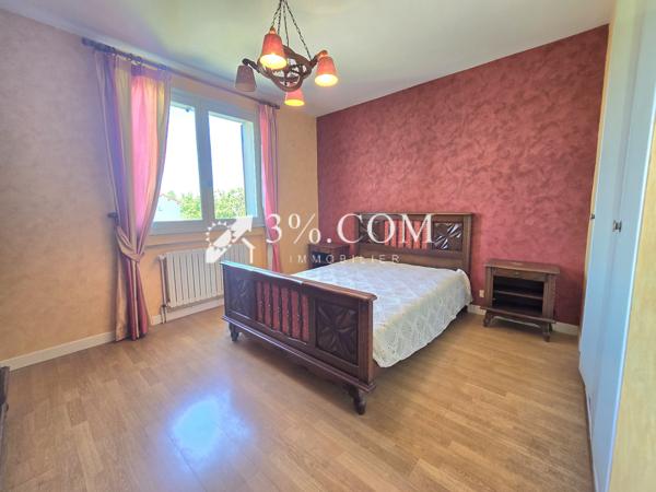 Maison
                                                                                                                                                                                                                                                                                                                        8 pièce(s)                                                                                                                                                                                                          6 chambre(s)                                                                                                                                                                                                          184  m²
