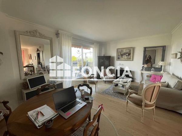 Location Appartement 5 pièces 147.6 m² - BATIMENT C Tours 37100