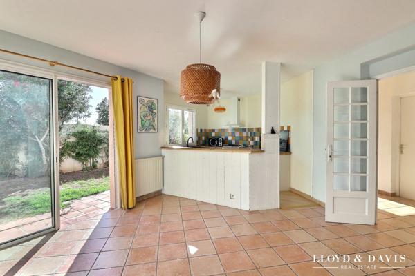 SECTEUR PRISÉ – Belle maison lumineuse, 4 chambres et piscine : un bien à découvrir sans tarder !