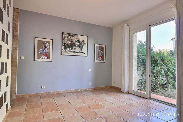 SECTEUR PRISÉ – Belle maison lumineuse, 4 chambres et piscine : un bien à découvrir sans tarder !