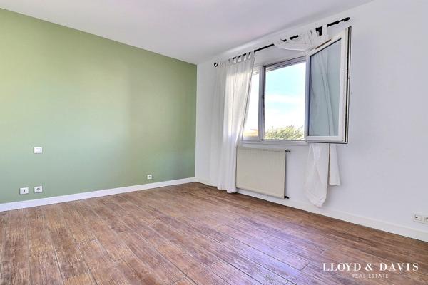 SECTEUR PRISÉ – Belle maison lumineuse, 4 chambres et piscine : un bien à découvrir sans tarder !