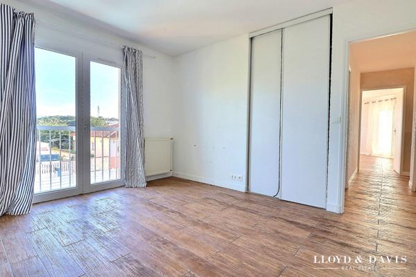 SECTEUR PRISÉ – Belle maison lumineuse, 4 chambres et piscine : un bien à découvrir sans tarder !