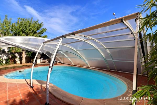 SECTEUR PRISÉ – Belle maison lumineuse, 4 chambres et piscine : un bien à découvrir sans tarder !