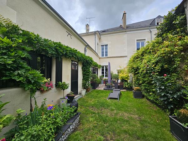 Coup de coeur en plein centre-ville, maison de ville rénovée avec jardin