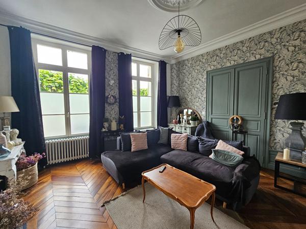 Coup de coeur en plein centre-ville, maison de ville rénovée avec jardin
