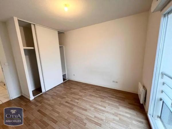 Appartement à louer 2 pièces 43.07m² Niort (79000)