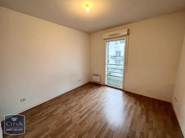 Appartement à louer 2 pièces 43.07m² Niort (79000)