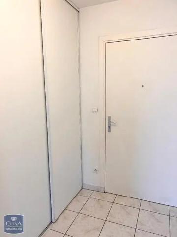 Appartement à louer 2 pièces 43.07m² Niort (79000)