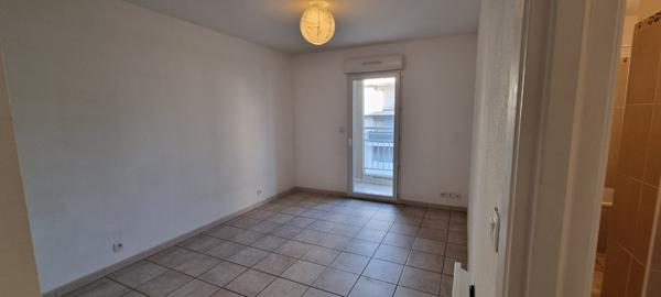 Location : appartement 3 pièces (70 m²) à LUCCIANA
