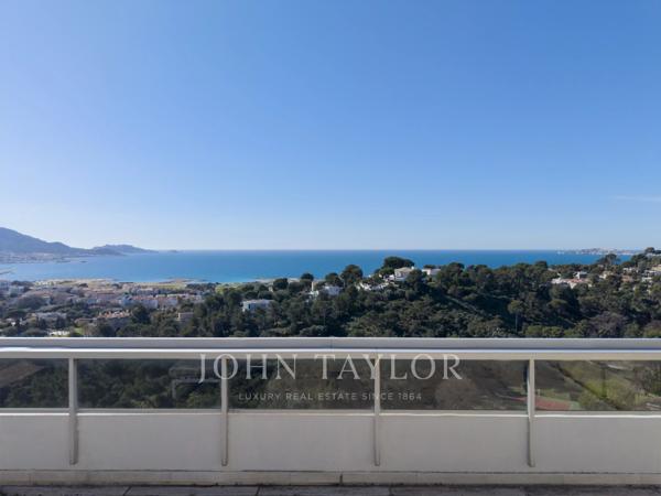 Thalassa Residence - Appartement Dernier Etage Terrasse avec vue panoramique sur la mer