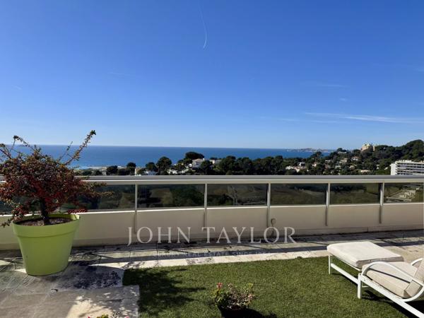 Thalassa Residence - Appartement Dernier Etage Terrasse avec vue panoramique sur la mer