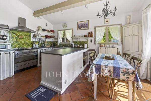 Villa de charme, vue ouverte et dégagée - 13260 CASSIS
