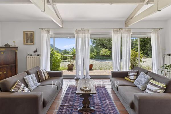 Villa de charme, vue ouverte et dégagée - 13260 CASSIS