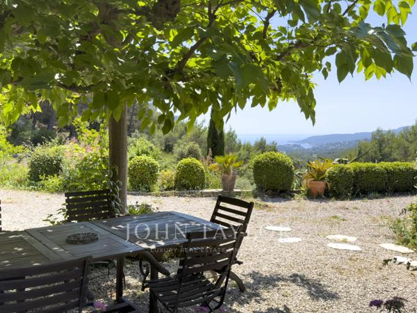 Villa de charme, vue ouverte et dégagée - 13260 CASSIS