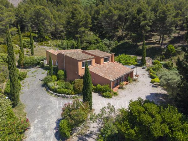Villa de charme, vue ouverte et dégagée - 13260 CASSIS