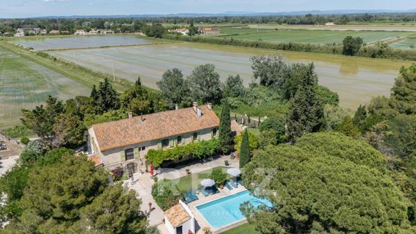 Arles – Domaine de caractère au cœur de la Camargue, activité de gîtes et chambres d’hôtes