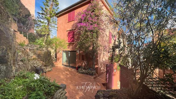 MAISON 3 FACES AVEC TERRASSES ET JARDIN