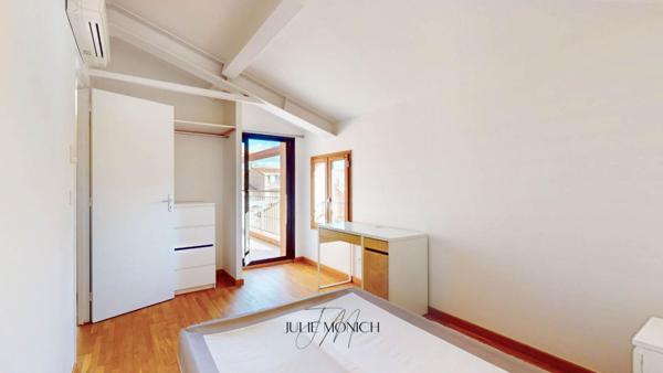 MAISON 3 FACES AVEC TERRASSES ET JARDIN