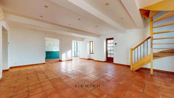 MAISON 3 FACES AVEC TERRASSES ET JARDIN