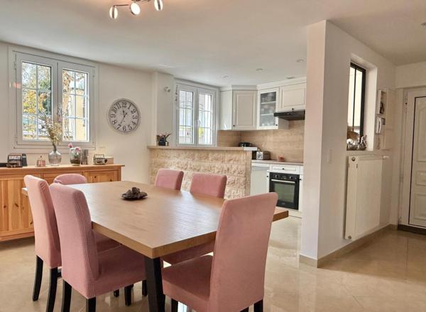 Maison idéalement placée, à 300 m du marché