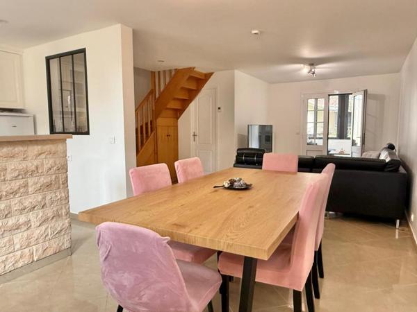 Maison idéalement placée, à 300 m du marché