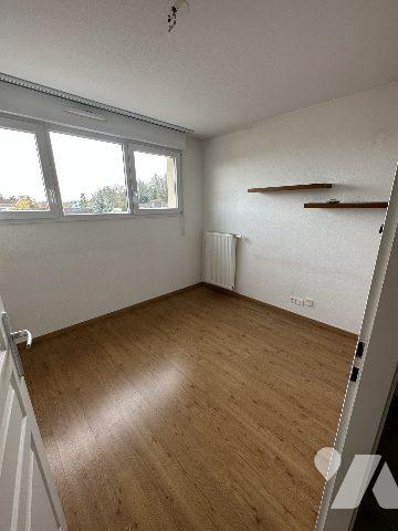 APPARTEMENT F4 - 80m² - GARAGE