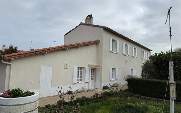 Maison à vendre    5 pièces • 162 m2 Magné