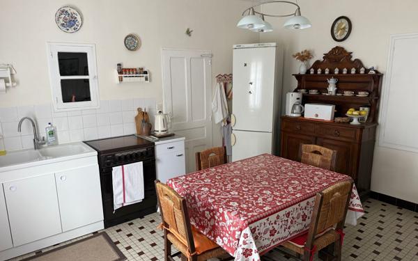 Maison à vendre    5 pièces • 162 m2 Magné