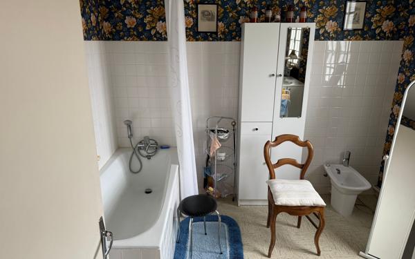 Maison à vendre    5 pièces • 162 m2 Magné