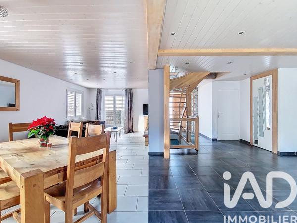 Maison à vendre 7 pièces 138 m² Saint-Cergues