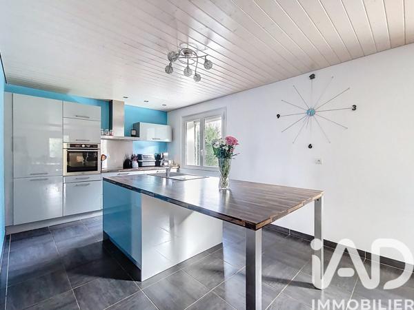 Maison à vendre 7 pièces 138 m² Saint-Cergues